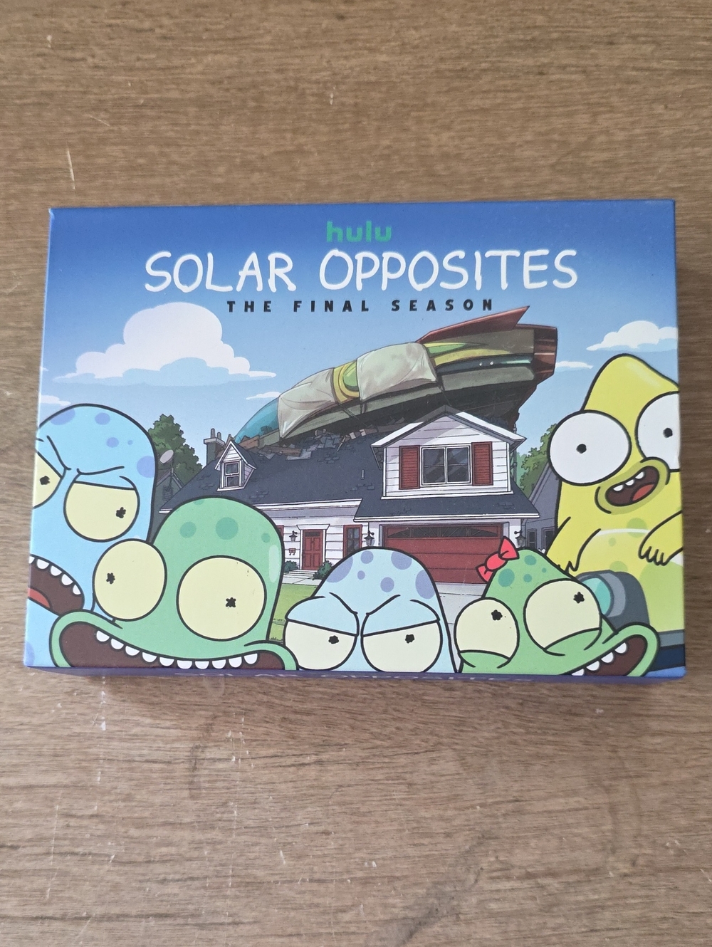 Hulu Solar Opposites The Final Season Collector Box - Blue & Green